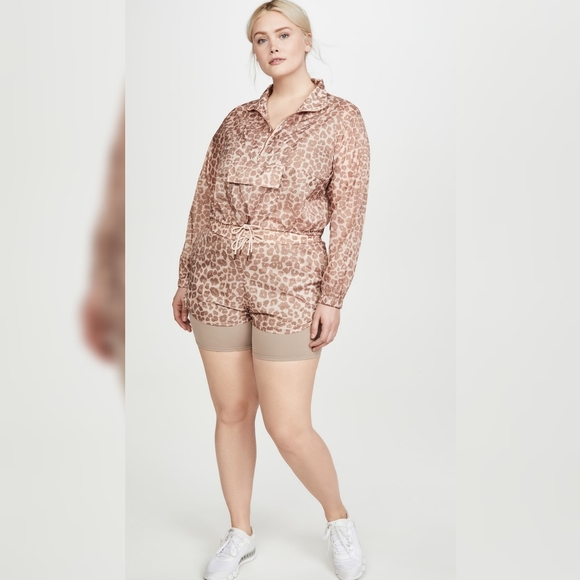 Good American Active Running Shorts - Picture 6 of 9